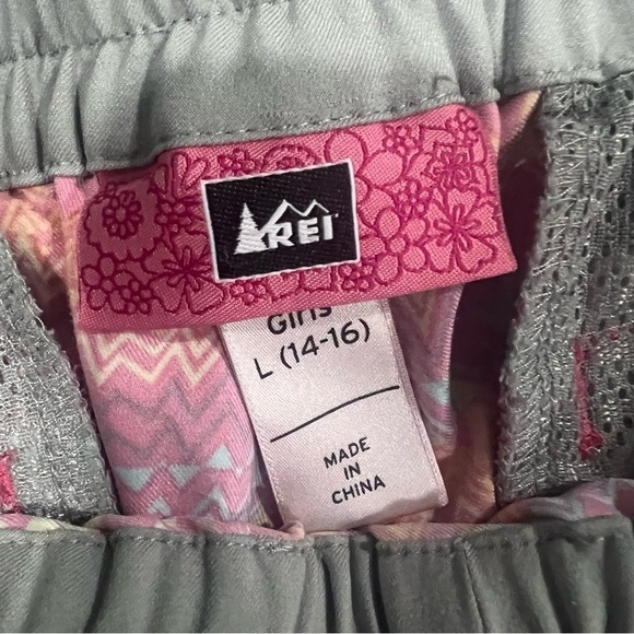 Girls REI Shorts Multicolored Athletic size Large - Picture 2 of 11